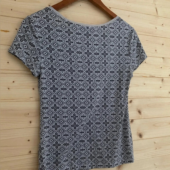 BANANA REPUBLIC Luxe Touch Women's Tee | Color: Gray/Brown | Size: XS - Picture 4 of 8